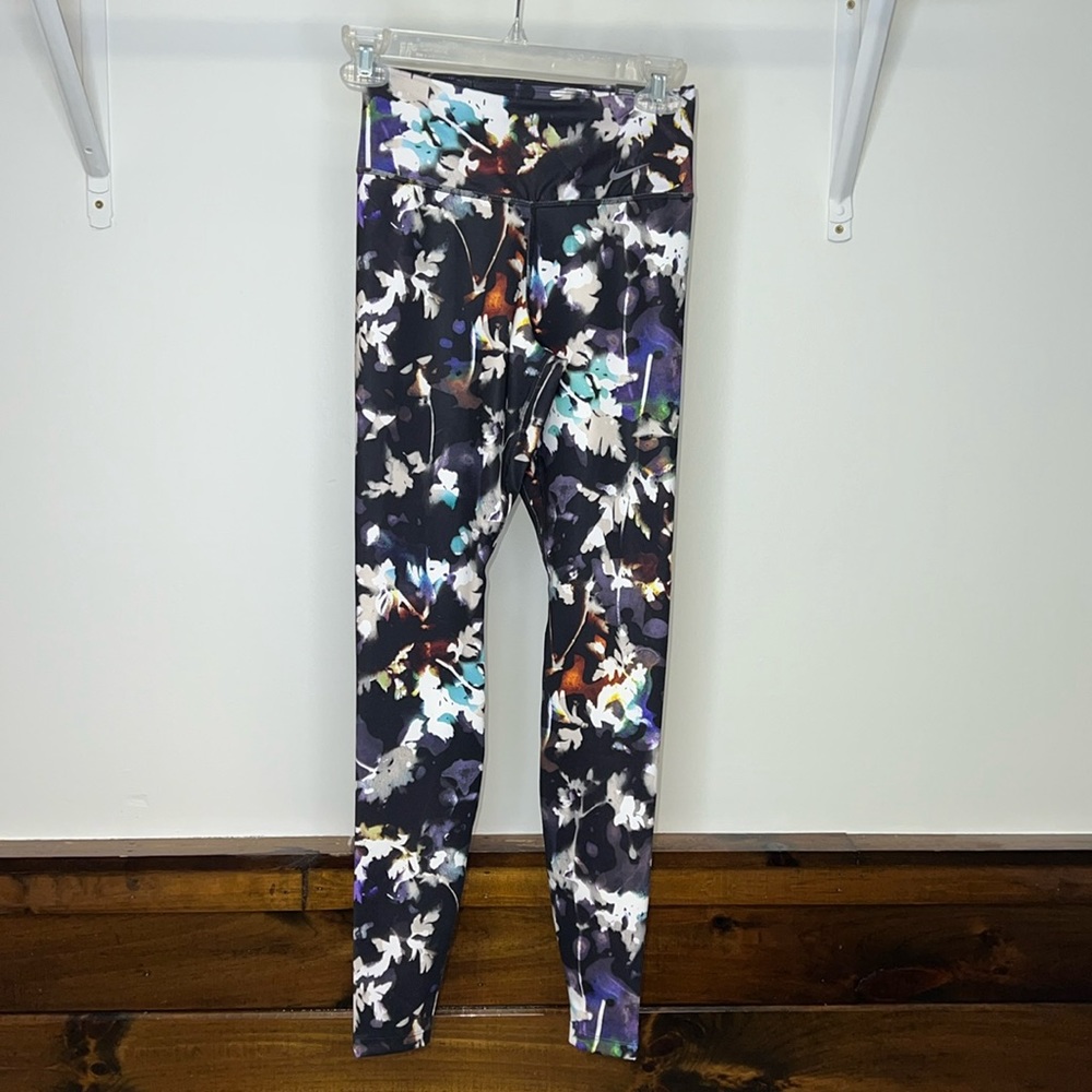 NWT Nike Dri-Fit‎ Black Patterned Leggings- XS